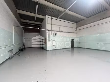 location local d'activités 165 m²