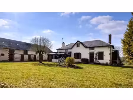 à vendre : corps de ferme à issy-l'évêque - 4 pièces  105 m² sur 1 14 ha