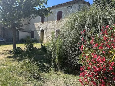 charmante maison en pierre dans un écrin de tranquillité