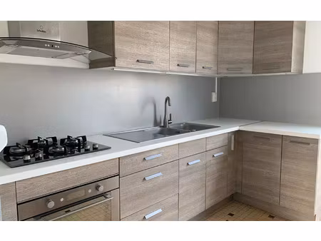 location appartement  63.51 m² t-3 à beauvais  700 €