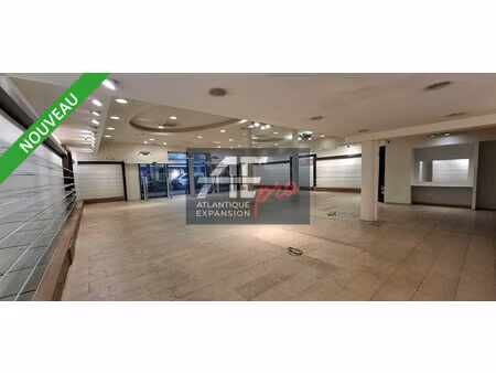 location local commercial 328m² st nazaire 44600