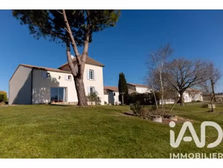 domaine à mirambeau (17150)