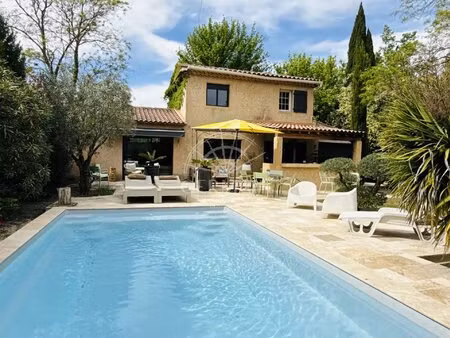 l'isle-sur-la-sorgue  à vendre  charmante maison de 105 m² avec piscine et deux garages su