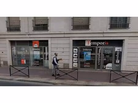 location commerce 100 m²