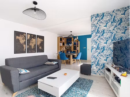 appartement type 4  de 2013 avrille centre  double terrasse  parking  garage!