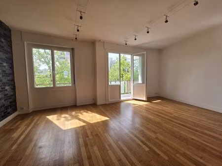 t4 avec chambre de bonne et garage