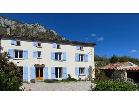 propriété de charme avec 5 chambres  maison d’amis indépendante  piscine et vue imprenable