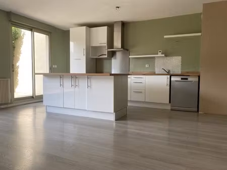 coquet t3 en rez de jardin avec cave et garage