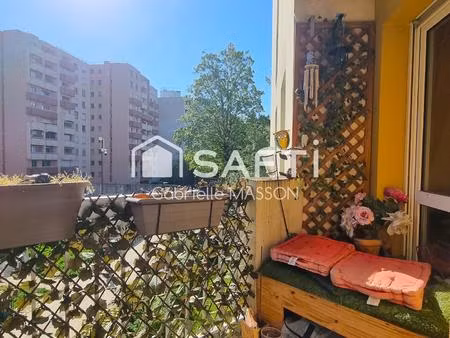 appartement avec balcon  cave et parking