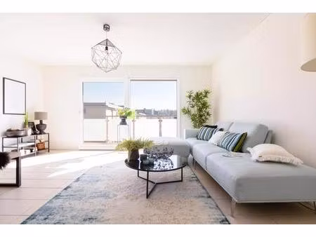 opportunité sur soisy : studio avec extérieur et parking