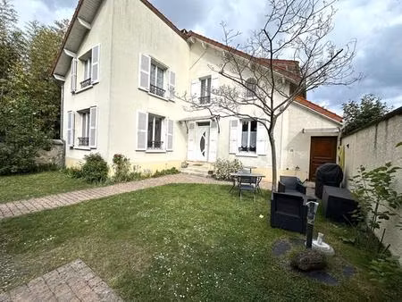 maison nanterre centre 163 m²