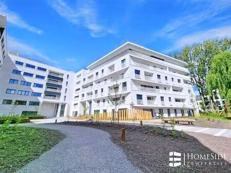 superbe appart. +/-110m² - 2ch + terrasse + poss. parking !!