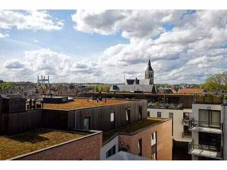 duplex-penthouse (142m²) avec 2 terrasses (48m²)