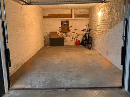 box garage - rue roosendael