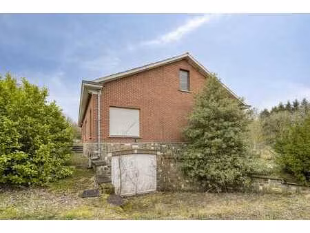 ferme à rénover avec écuries sur 1 ha  11 acres  située au c