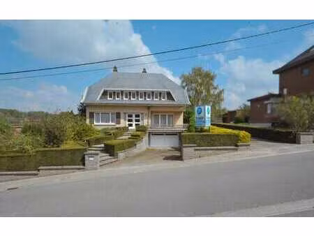 villa très spacieuse et charmante de 4 à 5 chambres à dworp