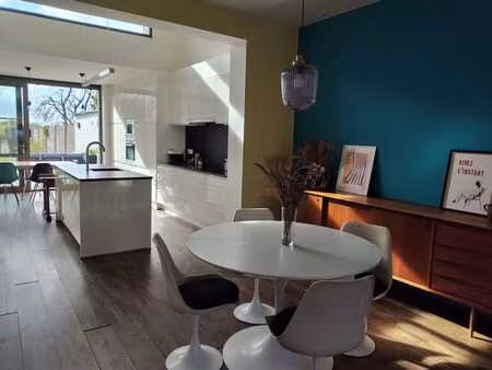 maison élégante et renovée avec jardin à wemmel/bouchout