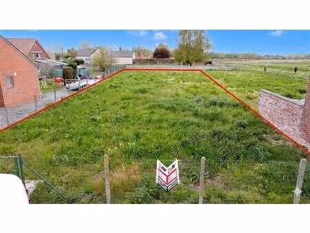 quartier recherché pour ce beau terrain de 796m²