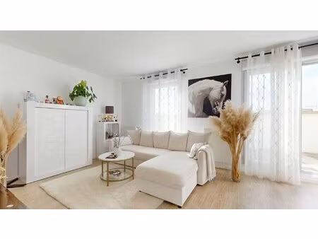 appartement récent dernier étage avec double terrasse sous garantie décennale