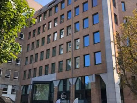 bureaux à louer de 382 m²!