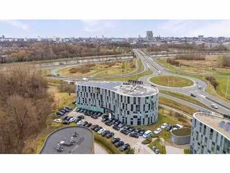 bureaux de haute qualité à louer au planet business center