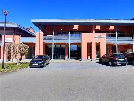 bureau/commerce sur deux niveaux