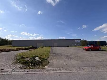 entrepôt exceptionnel de 2500m² à gembloux