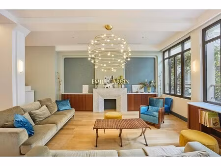 triplex à louer dans le quartier invalides