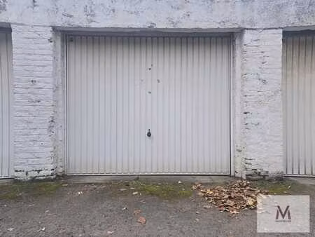 garage fermé à louer – namur