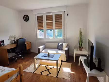 appartement - 3ème étage - 61 08 m2 - 3 pièces - meublé