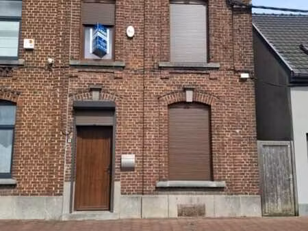 belle maison rénovée avec terrasse et jardin