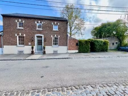 charmante maison de campagne avec grand terrain