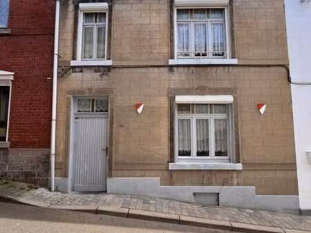 petite maison 2 chambres à rénover avec jardin à spa