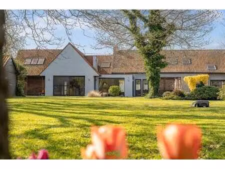 propriété en parfait état  nombreuses possibilités.