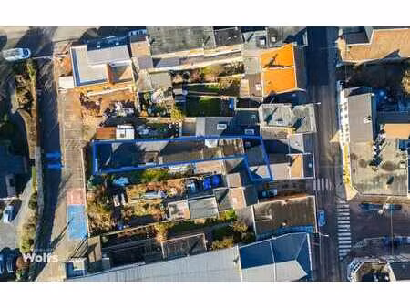 agréable maison d’habitation à rénover avec jardin !