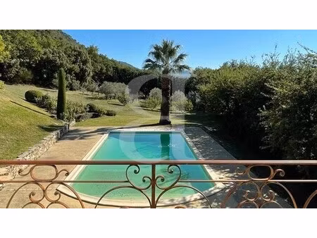 villa de luxe à vendre à vaison-la-romaine