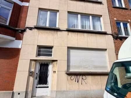 appartement 1ch+balcon top localisation/petite copro