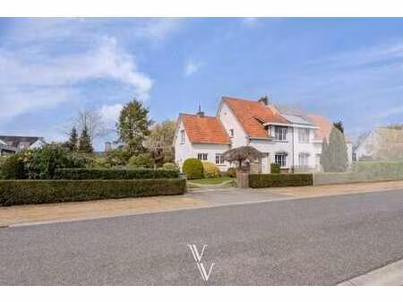 karaktervolle woning met prachtige tuin