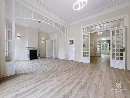 maison bourgeoise de +/- 400 m2 à aménager