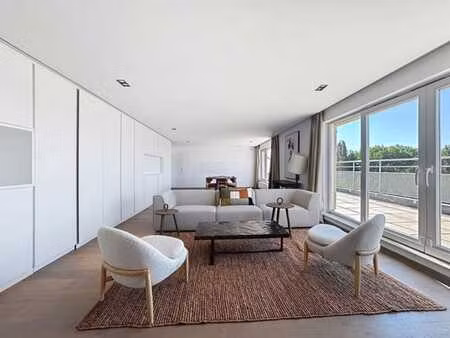 penthouse - tomberg // superbe apt 4 ch renove et meuble