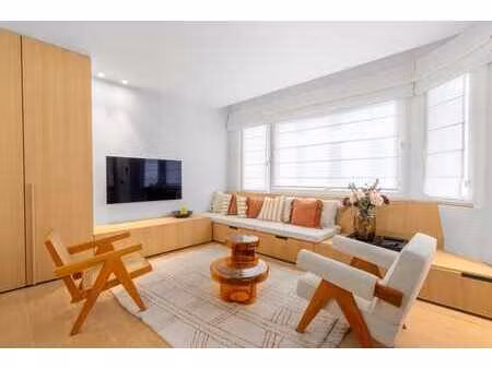 très bel appartement de 3 chambres  très luxueusement fini 