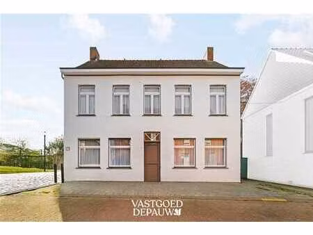 une opportunité unique de rénovation à waardamme