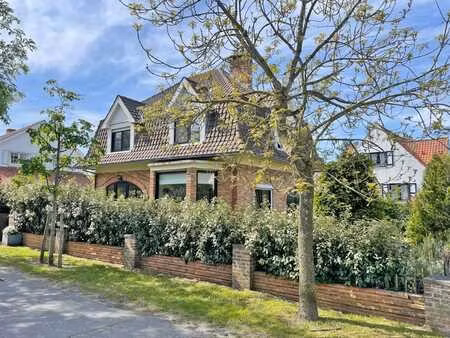 villa ensoleillée avec très bonne situation!