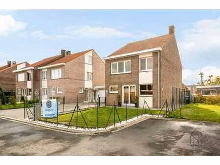 maison familiale charmante et bien située avec 4 ch  jardin