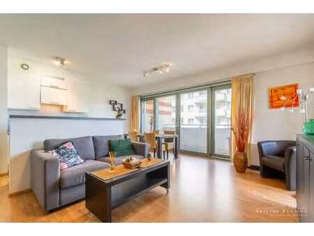 bel app. meublé 1ch. (+ bureau) + belle terrasse! (eu area)