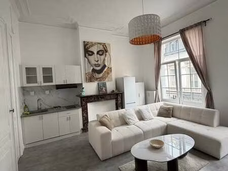 appartement meublé entre le parvis de saint gilles et louise