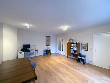 churchill: appt 1ch + terrasse + garage