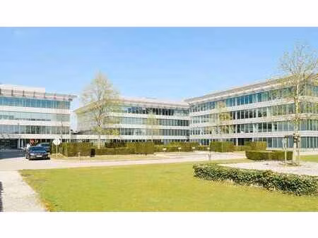 lambroekstraat - green square