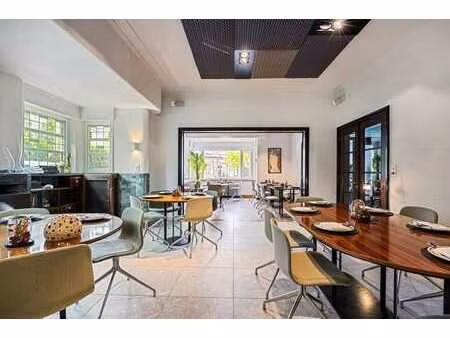 beau restaurant avec résidence dans la stationsstraat à aalt