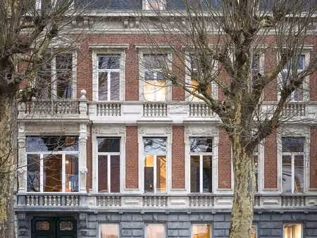 business center no18 ampla house